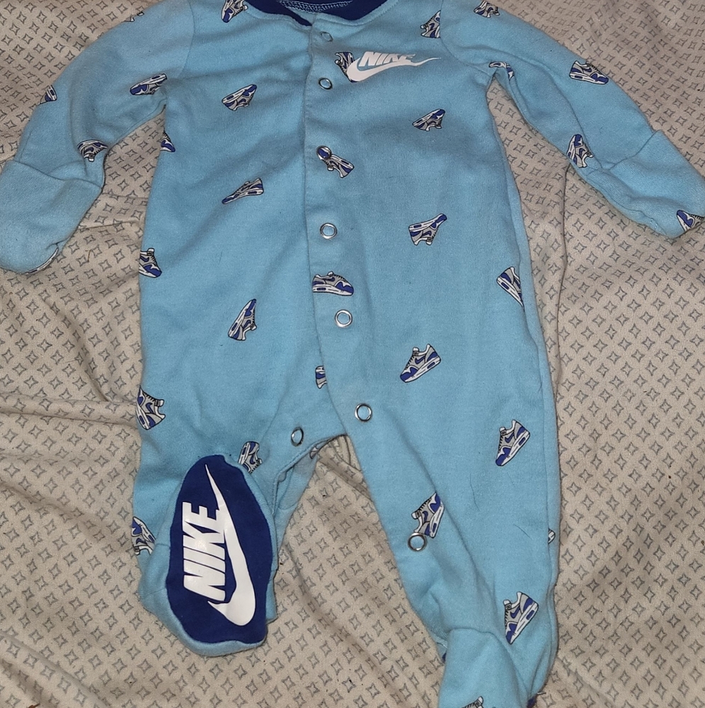 Nike sleeping footsie